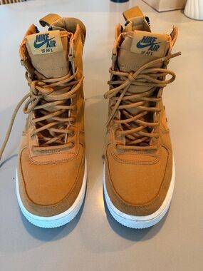 Nike Kids High-Tops in Desert Ochre with White Sole